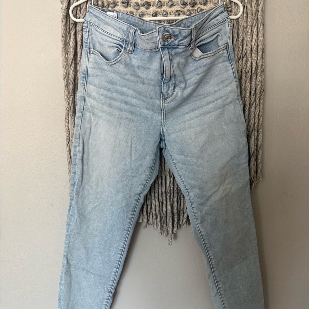 American Eagle Outfitters Light Wash Skinny Jeans